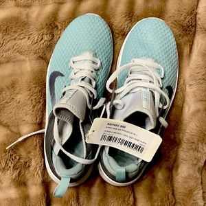 NWT Nike air max bella tr 2